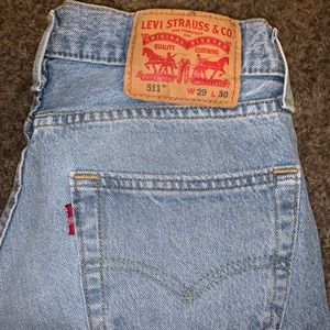 Light wash Levi jeans